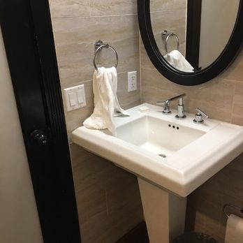 Hotel Croydon Miami Beach - Bathroom - Hotels Near Me - Miami Beach, Florida