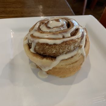 Rise n Dine - Cinnamon roll - American Near Me - Wheeling, Illinois