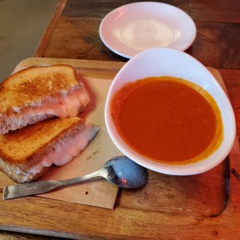 Finneys Crafthouse - Porter Ranch - Grilled Cheese & Tomato Soup - New American Near Me - Porter Ranch, California