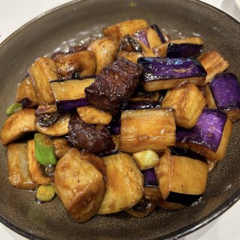 The Deluxe Chinese Restaurant - Teriyaki beef cubes with eggplant - Dim Sum Near Me - Richmond, British Columbia The Deluxe Chinese Restaurant - Teriyaki beef cubes with eggplant - Dim Sum Near Me - Richmond, British Columbia