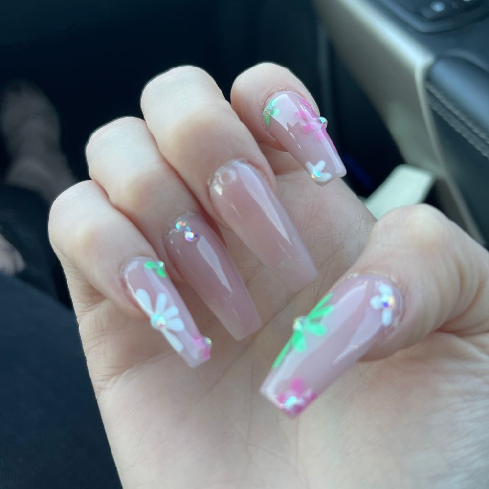 AVA Nail Bar - Gem stones shouldn't be falling off after only two days. - Nail Salons Near Me - Schaumburg, Illinois