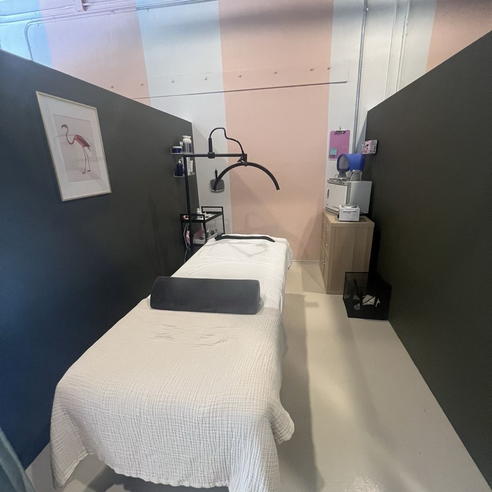 Leo and Lo - Each treatment space is private and comfortable so that no other customers see what you're having done. - Skin Care Near Me - Tucson, Arizona Leo and Lo - Each treatment space is private and comfortable so that no other customers see what you're having done. - Skin Care Near Me - Tucson, Arizona