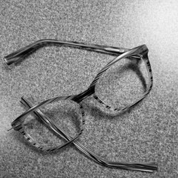 Eyedeal Optical - Broken glasses?! We can help.