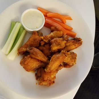 Grand Pequot Tower - Buffalo wings - Hotels Near Me - Mashantucket, Connecticut Grand Pequot Tower - Buffalo wings - Hotels Near Me - Mashantucket, Connecticut