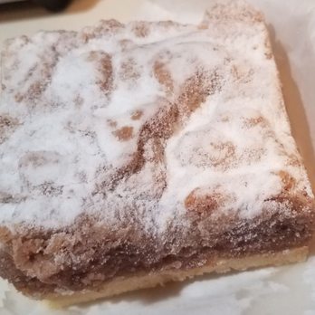 Carlito's Bakery - Very good crumb cake - Bakeries Near Me - Manchester, Connecticut Carlito's Bakery - Very good crumb cake - Bakeries Near Me - Manchester, Connecticut