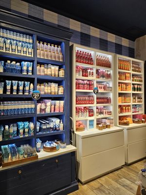 Bath & Body Works by null