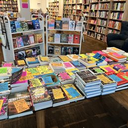 Handwritten book recs :) Handwritten book recs :)