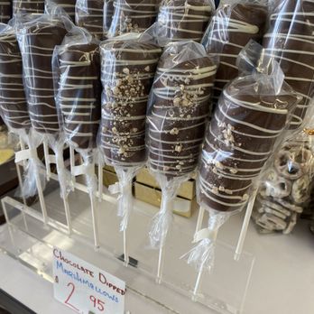 Liled's Candy Kitchen - Counter selection - Candy Stores Near Me - Vallejo, California