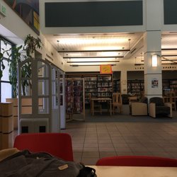 Pacoima Branch Library - The library looks clean and it is not that loud.