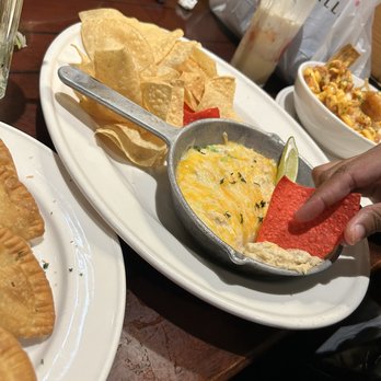 Bahama Breeze - Bars Near Me - Newark, Delaware