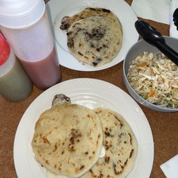 Queso Con Frijol Pupusa Queso Con Frijol Pupusa