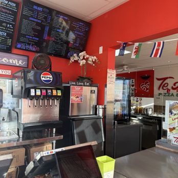 Te Amo Pizza - Interior - Pizza Near Me - Bell, California Te Amo Pizza - Interior - Pizza Near Me - Bell, California