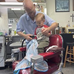 Ideal Barber Shop - Harvey
