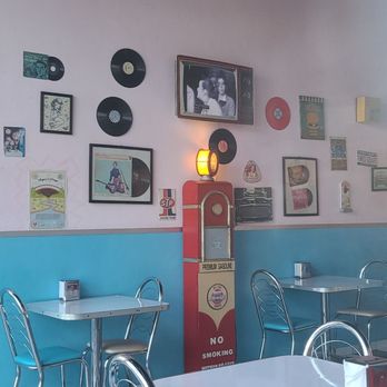 Comet 984 - 50's Diner - Vegan Near Me - Playa del Carmen, ROO