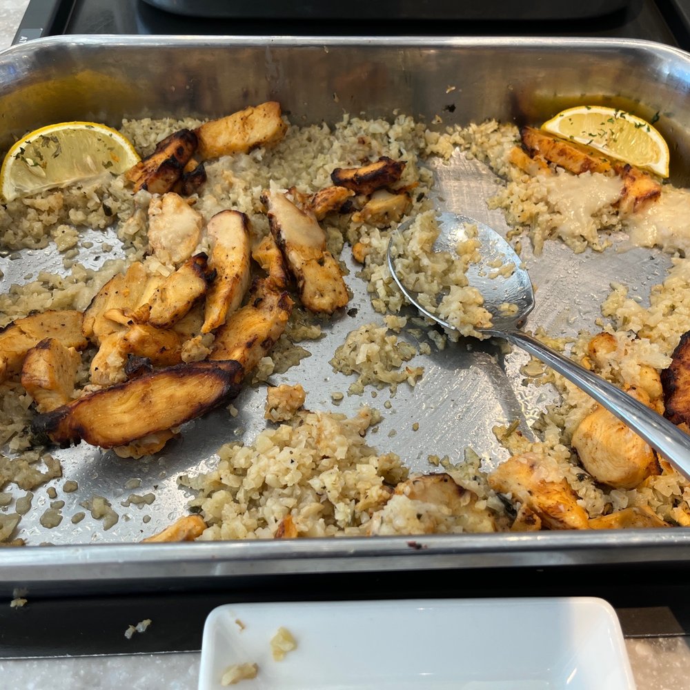 Escape Lounge - Lemon chipotle chicken - Airport Lounges Near Me - Windsor Locks, Connecticut
