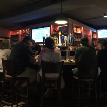 Public House Pub Quechee - Bar seats 15. 12 draught beers. - American Near Me - Quechee, Vermont Public House Pub Quechee - Bar seats 15. 12 draught beers. - American Near Me - Quechee, Vermont