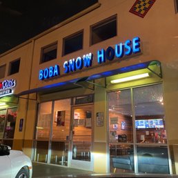Exterior outside entrance of Boba Snow House - My favorite boba spot - Northridge, California Exterior outside entrance of Boba Snow House - My favorite boba spot - Northridge, California