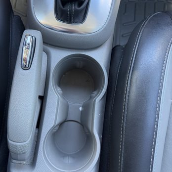 Autobell Car Wash - Console not wiped down - Car Wash Near Me - Greer, South Carolina Autobell Car Wash - Console not wiped down - Car Wash Near Me - Greer, South Carolina