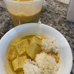 YELLOW CURRY was pretty good YELLOW CURRY was pretty good