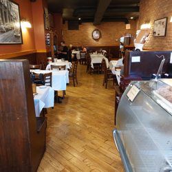 Pompilio's Pizzeria & Restaurant - Inside