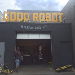 Good robot, great signage Good robot, great signage