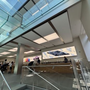 Apple Soho - Computers Near Me - New York, New York
