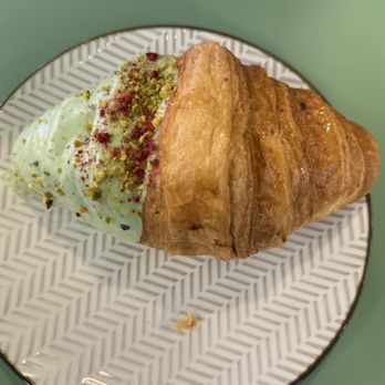 Vanilla Cafe - pistacchio croissant - Cafes Near Me - Miami, Florida