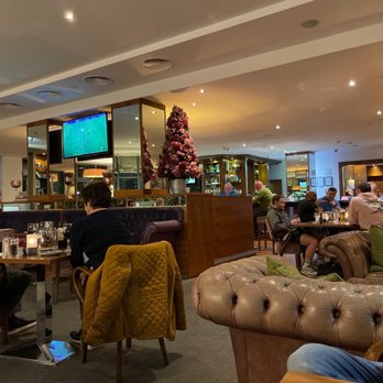 The New Yorker - Interior! - Restaurants Near Me The New Yorker - Interior! - Restaurants Near Me