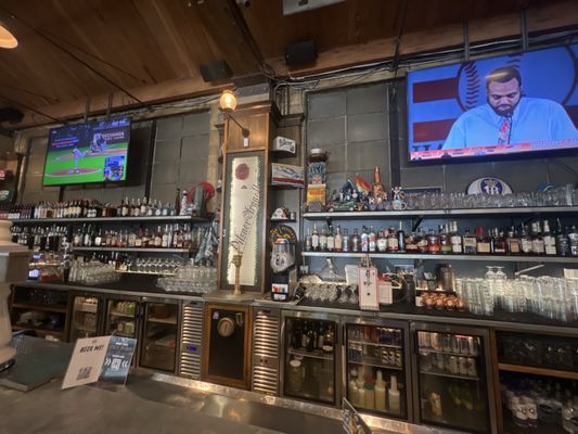 Queen Anne Beerhall by null