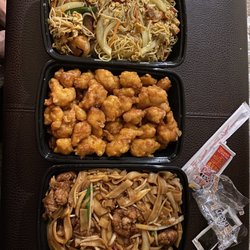 Papa Chen - Singapore Style Rice Noodle, Orange Chicken, 2. Beef Chow Mein