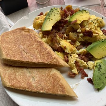 Señor Baguette - Senor Bowl with Toast - Salad Near Me - San Juan, Puerto Rico