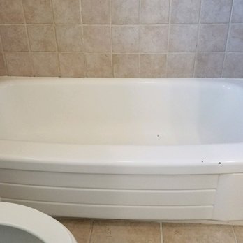 CALbath Renovations - Vintage 1963 tub before - General Contractors Near Me - Newport Beach, California CALbath Renovations - Vintage 1963 tub before - General Contractors Near Me - Newport Beach, California