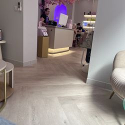 Simpsons City Centre Champagne Nail & Beauty Salon - New reception area and nail bar in the back
