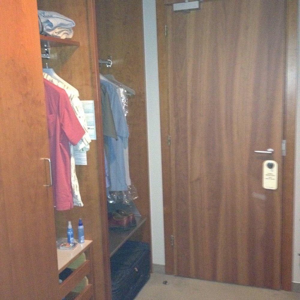 Cosmo Hotel Torri - closet - Hotels Near Me - Vimercate, Michigan