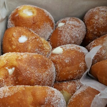 Leonard's Bakery - Mix of different kinds of Malasadas. - Bakeries Near Me - Honolulu, Hawaii Leonard's Bakery - Mix of different kinds of Malasadas. - Bakeries Near Me - Honolulu, Hawaii