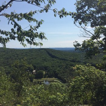 Pyramid Mountain Natural Historic Area - Scene - Hiking Near Me - Boonton, New Jersey