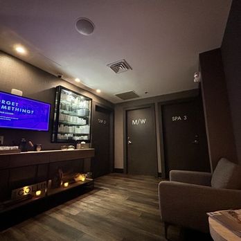 Aura Spa - Logan Circle - Waiting area - Day Spas Near Me - Washington, DC, District of Columbia Aura Spa - Logan Circle - Waiting area - Day Spas Near Me - Washington, DC, District of Columbia
