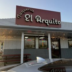 Taqueria El Arquito - Front of restaurant