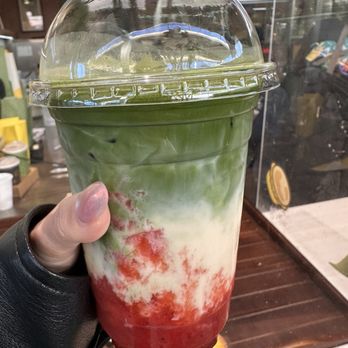 Maruwu Seicha - Strawberry Matcha Latte(Ice) / ストロベリー抹茶ラテ - Coffee & Tea Near Me - San Francisco, California
