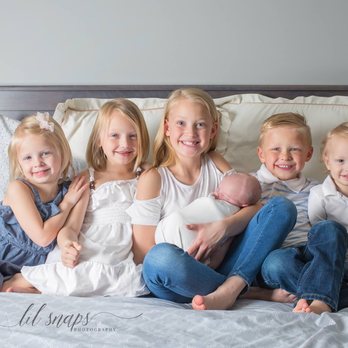 Walgreens - a group of children sitting on a bed - Drugstores Near Me - Lake Havasu City, Arizona Walgreens - a group of children sitting on a bed - Drugstores Near Me - Lake Havasu City, Arizona