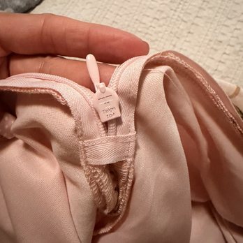 Jasi Alterations - Broken zipper - Sewing & Alterations Near Me