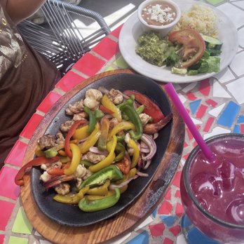 Regina Con Sabor A Mama - Fajitas - Shrimp - Seafood Near Me - Puerto Peñasco, SON