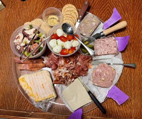 The Bier & Cheese Collective by null