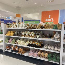 Toys R Us - Cute cuddles