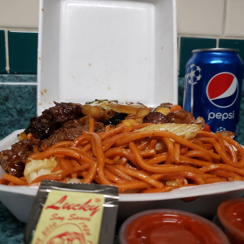 Peking Wok - Chow mein with beef broccoli and jalapeno chicken, soy sauce, sriracha and a pepsi - Chinese Near Me - Northridge, California Peking Wok - Chow mein with beef broccoli and jalapeno chicken, soy sauce, sriracha and a pepsi - Chinese Near Me - Northridge, California