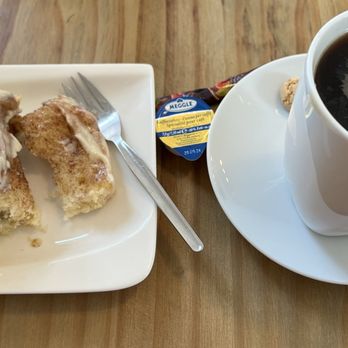 Corner Cafe - Cinnamon roll and Americano. Heaven! - Coffee & Tea Near Me - Otterbach, RP