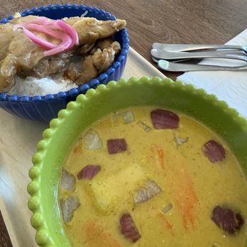 Dek Doi Cafe - Yellow Grilled Chicken Curry Rice - Cafes Near Me - Oakland, California Dek Doi Cafe - Yellow Grilled Chicken Curry Rice - Cafes Near Me - Oakland, California