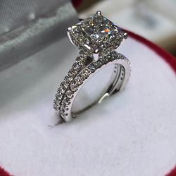 Jewel Palace - Beautiful Lab Grown Diamond Ring set in 14Kt White Gold. Super Deals