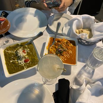Mantra India - Traditional Butter Chicken Amritsari Saag Paneer Garlic Naan Plain Naan - Indian Near Me - Mountain View, California Mantra India - Traditional Butter Chicken Amritsari Saag Paneer Garlic Naan Plain Naan - Indian Near Me - Mountain View, California