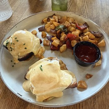 Pradera Brunch - Eggs Benedict - Breakfast & Brunch Near Me - Baldwin Park, California Pradera Brunch - Eggs Benedict - Breakfast & Brunch Near Me - Baldwin Park, California